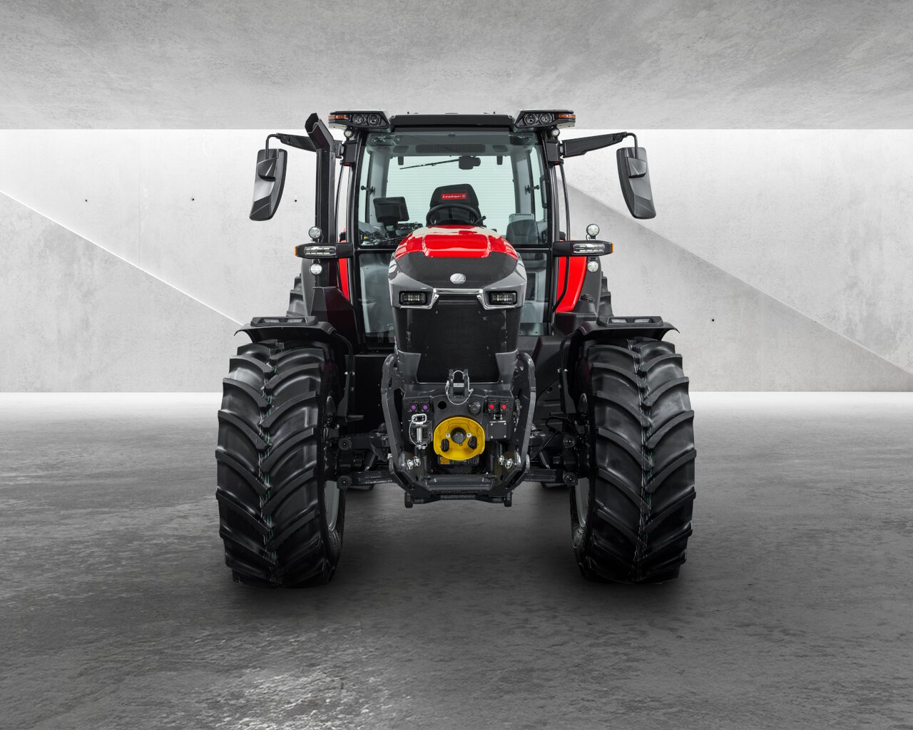 175hp 4-hjulsstyrd traktor!