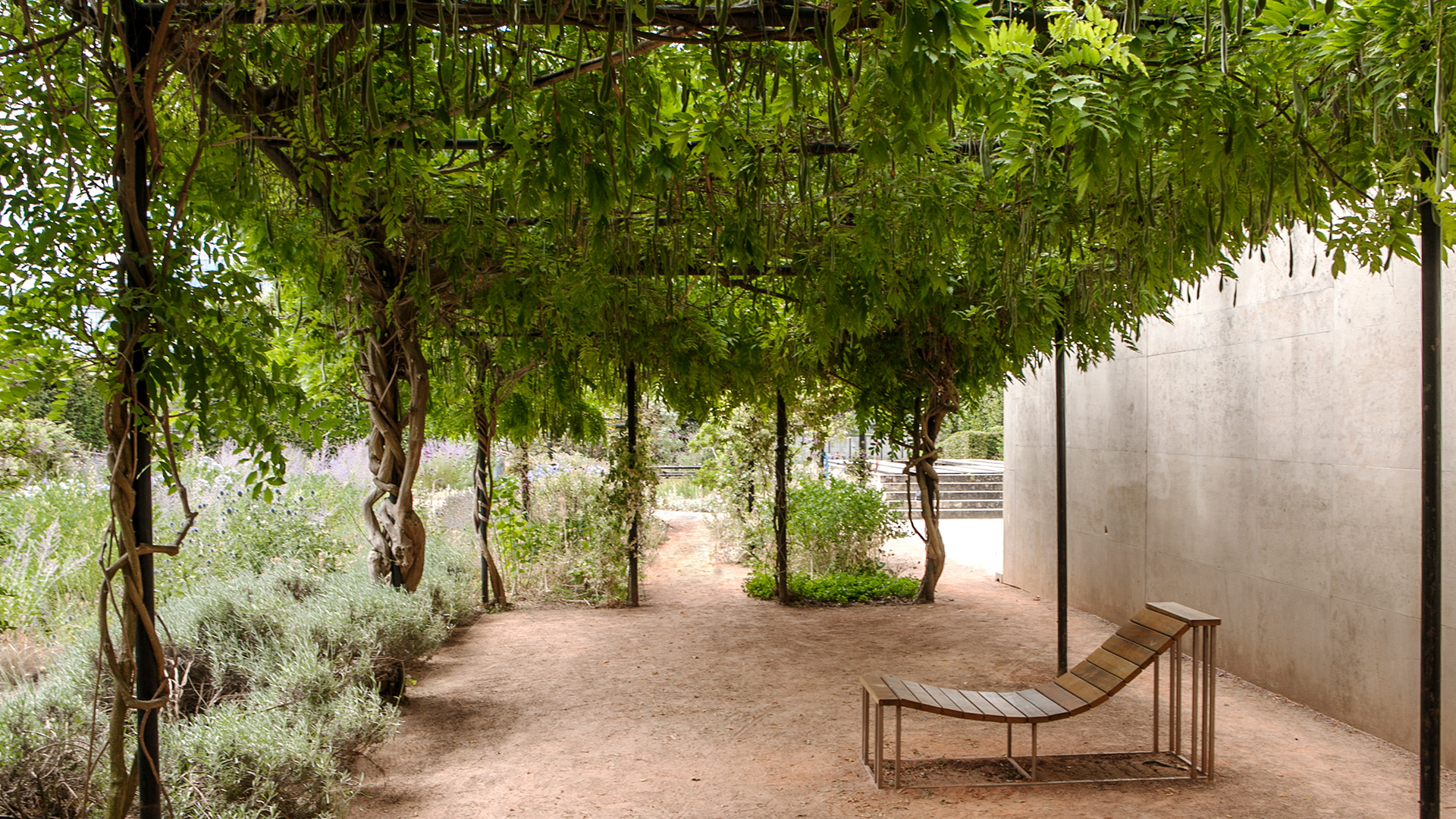 Garden Trends I Eclectic Garden I formell trädgård.jpg