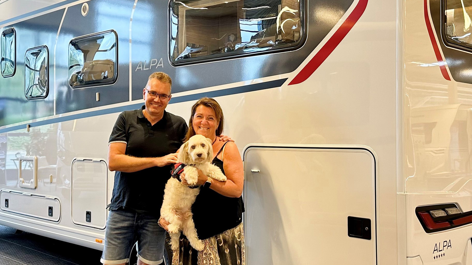 Träffa Micke och Nilla från Våra Husbilsresor