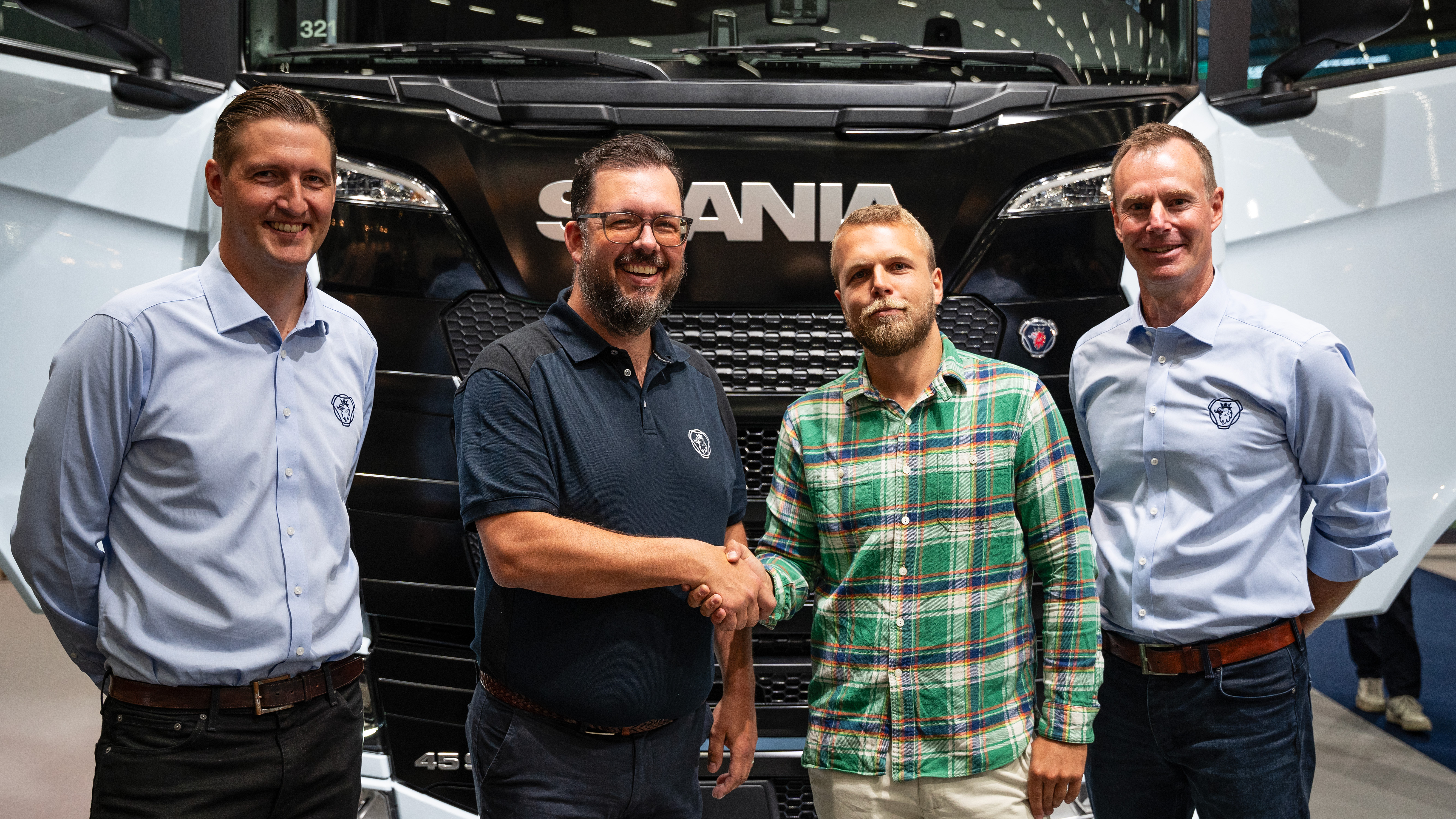 Scania Sveriges hittills största ellastbilaffär med Falkenklev Logistik