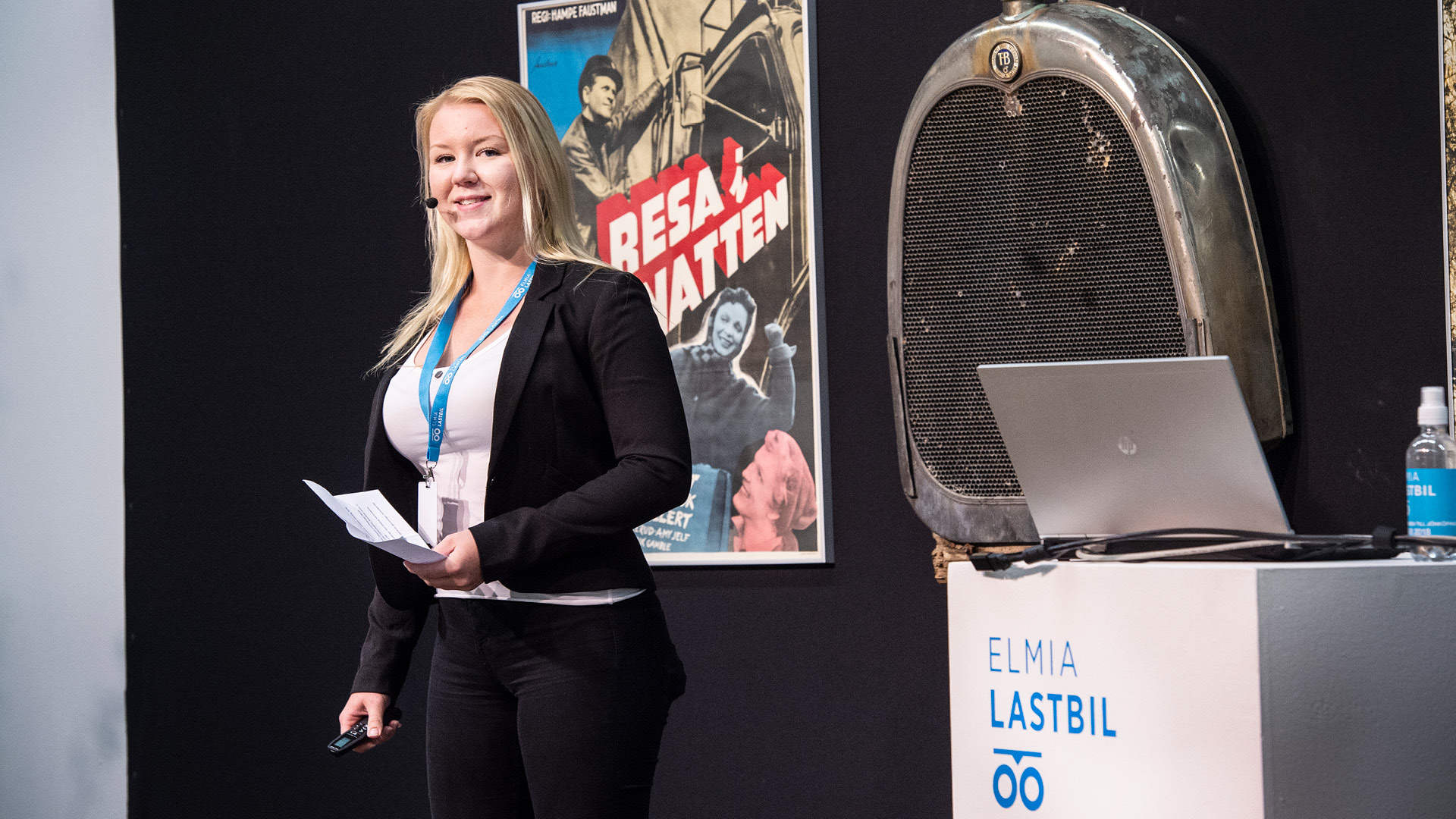 Allt är möjligt för flisbilschauffören Emmelie