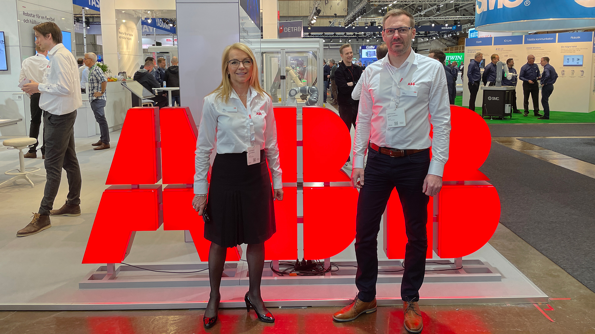 ABB visar intelligenta robotar för en flexibel industri